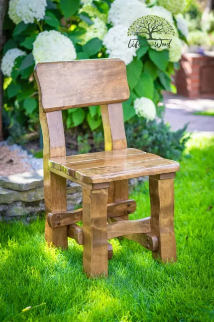 Krzesło ogrodowe w kolorze dąb