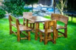 Zestaw mebli ogrodowych: krzesła i stół w kolorze brunat