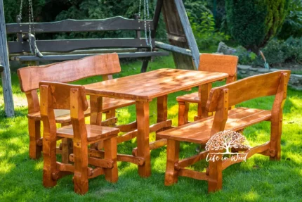 Zestaw mebli ogrodowych: krzesła i stół w kolorze tik